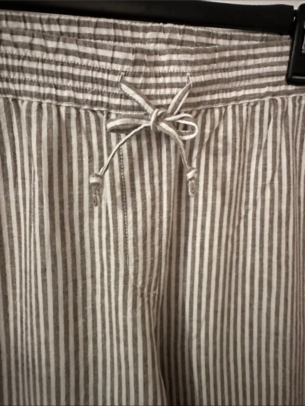 Talbots women’s wide leg pants  …..sometimes looks greyish green & white striped